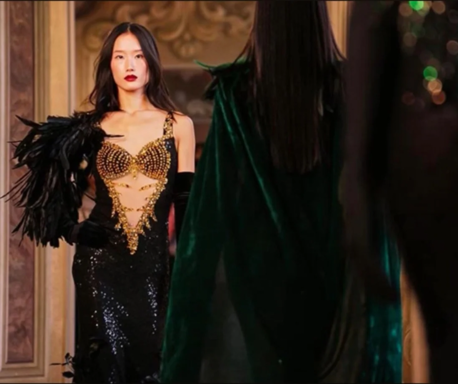 Luxe Living Fashions Puissance Sculptée runway look