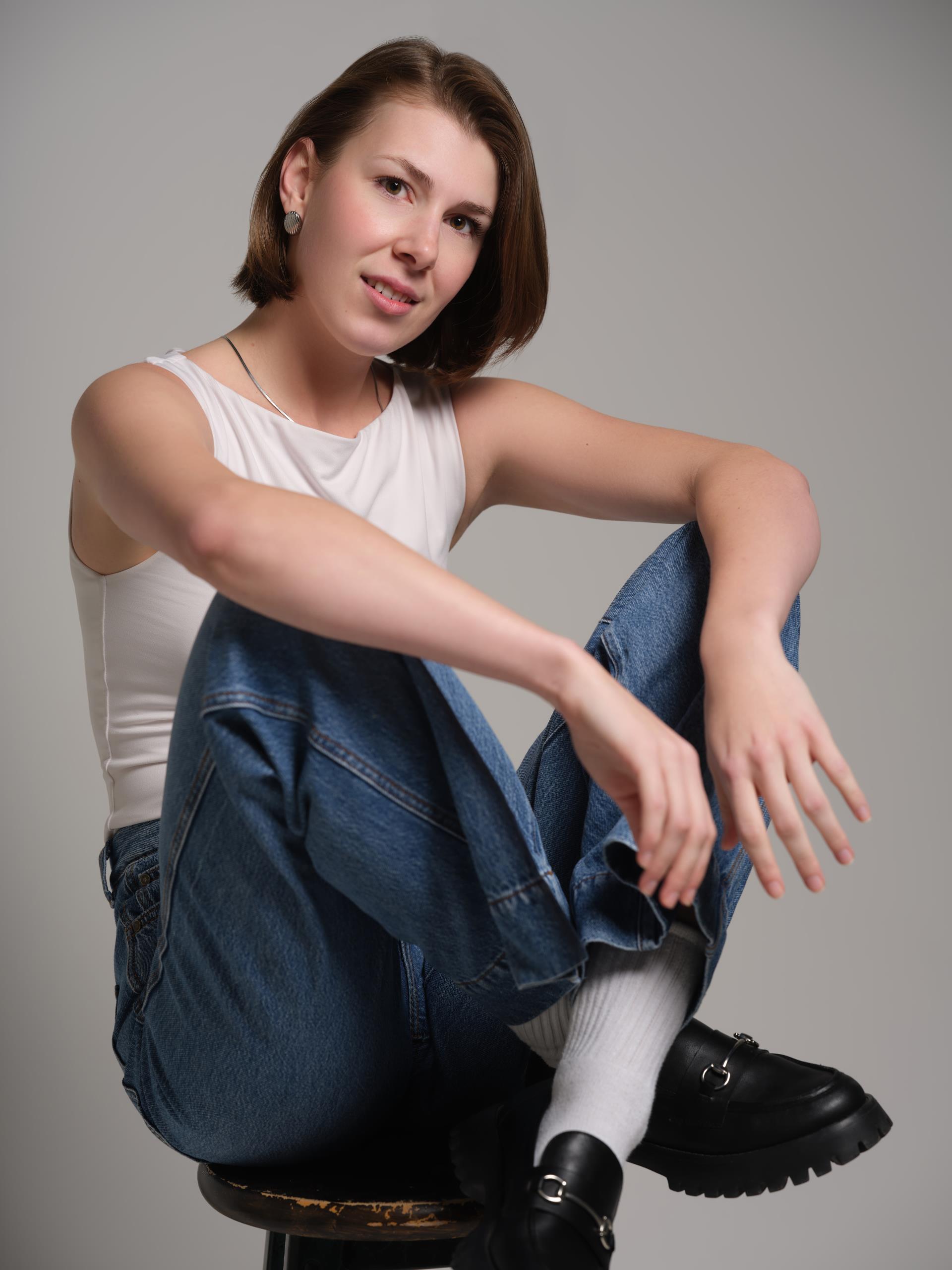 Rébecca Paré model portrait in white top, studio shoot